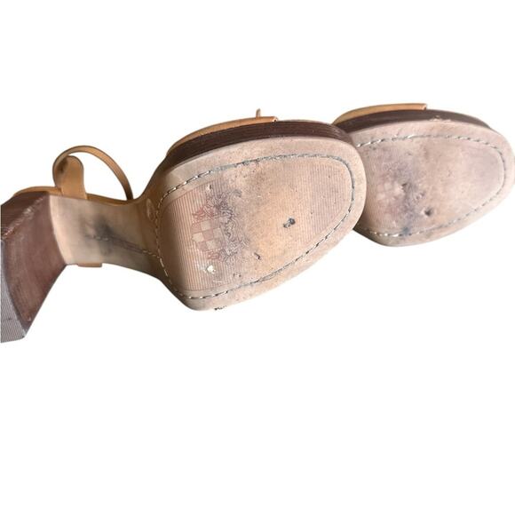 Vince Camuto Neutral Leather Platform Heels Shoes Wood Stacked Block Heel Size 9 - Picture 6 of 6